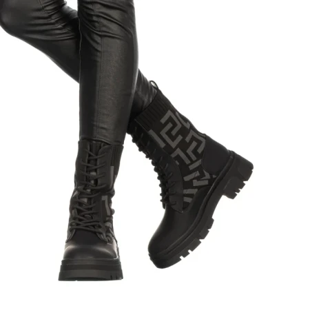 Дамски чизми Stika черни