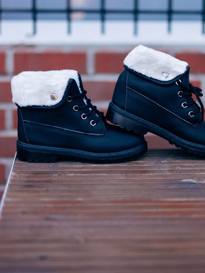 Детски боти Plusi черни