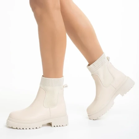 Дамски боти бежови  от еко кожа  Delma