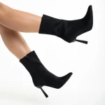 Дамски боти  черни  от текстилен материал  Vanice