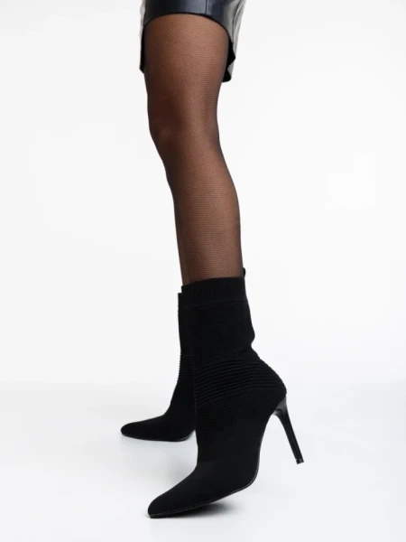 Дамски боти черни от текстилен материал Tariro