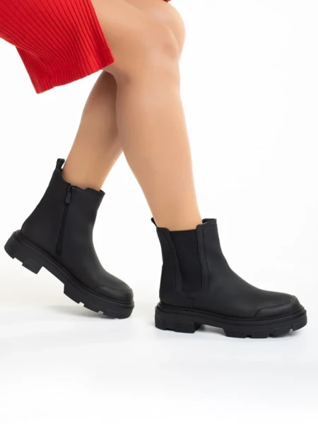 Дамски боти  черни  от еко кожа  Alodie