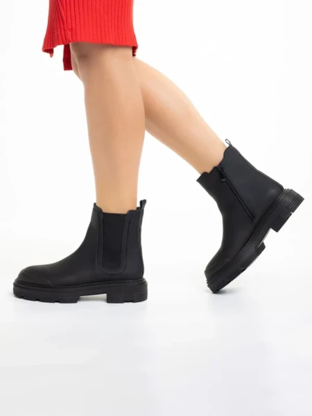 Дамски боти  черни  от еко кожа  Alodie