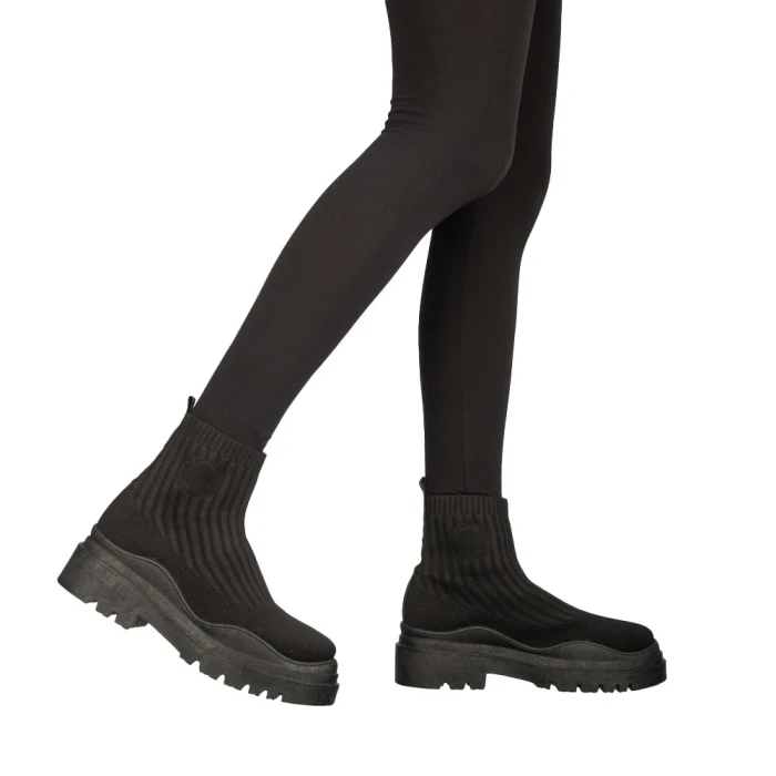 Дамски спортни обувки  Triza черни