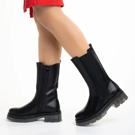 Дамски чизми  черни  от еко кожа  Avelyn