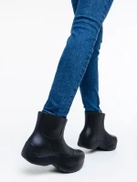 Дамски чизми черни от каучук Apolena