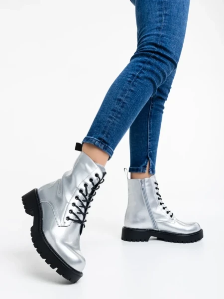 Дамски боти сребристи от еко кожа лачена Mahina