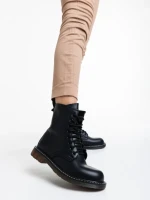 Дамски боти черни от еко кожа лачена Tierra