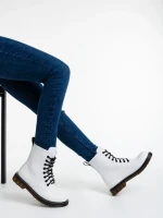 Дамски боти бели от еко кожа лачена Tierra