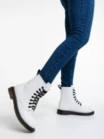 Дамски боти бели от еко кожа лачена Tierra