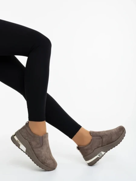 Дамски спортни обувки кафяви от текстилен материал Zaruka