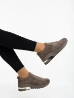 Дамски спортни обувки кафяви от текстилен материал Zaruka