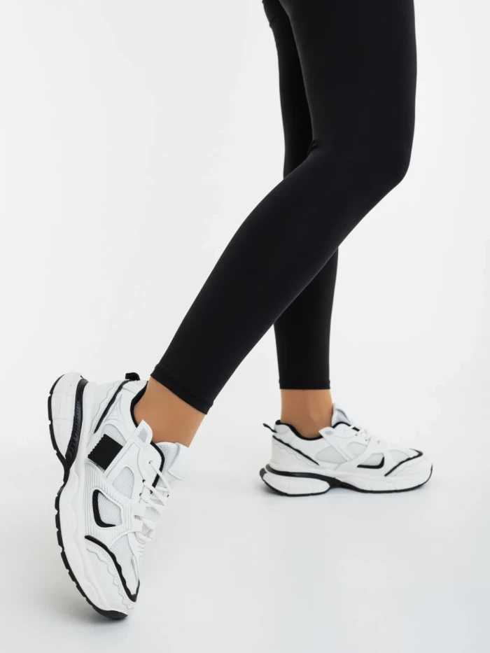 Дамски спортни обувки бели с черно от екологична кожа и текстилен материал Revana