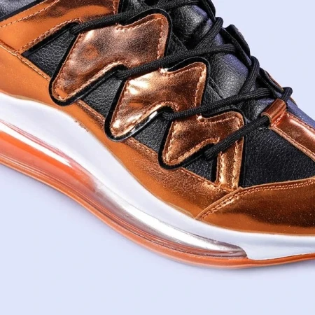 Дамски спортни обувки Yogi златисти