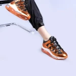 Дамски спортни обувки Yogi златисти