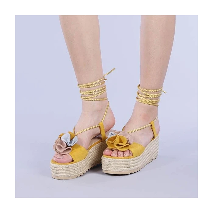 Дамски сандали Manya жълти