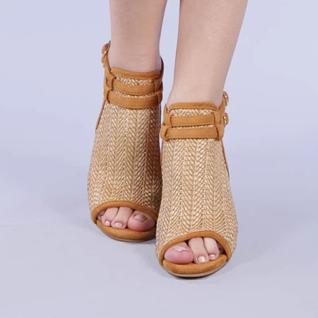 Дамски сандали Loris камел