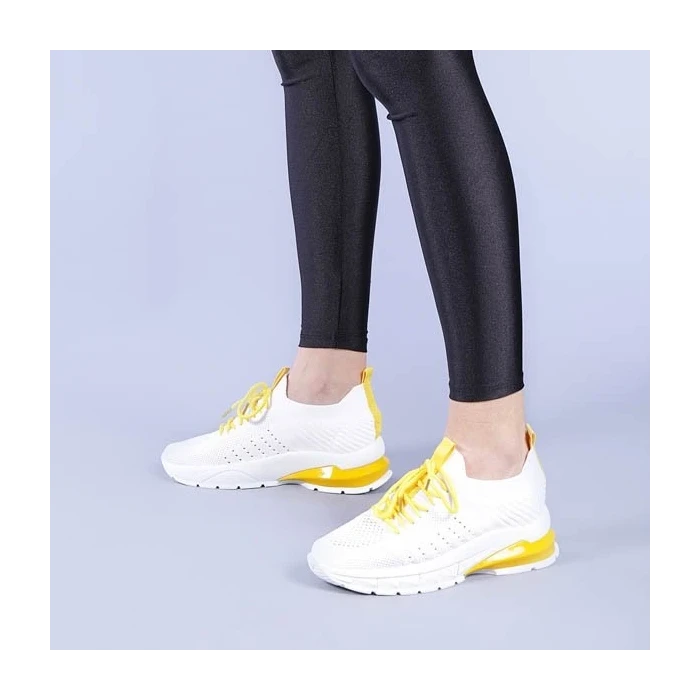 Дамски спортни обувки Coralia жълти