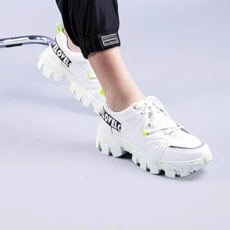 Дамски спортни обувки Magdalen бели