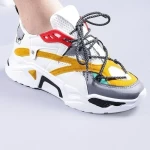 Дамски спортни обувки Alecia многоцветни