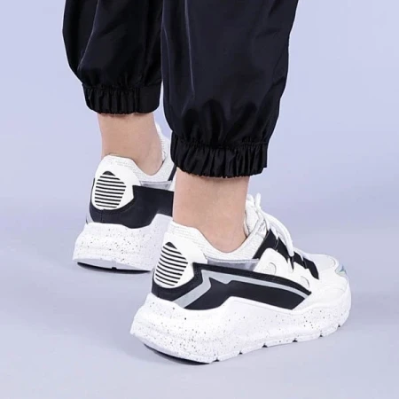 Дамски спортни обувки Leila черни