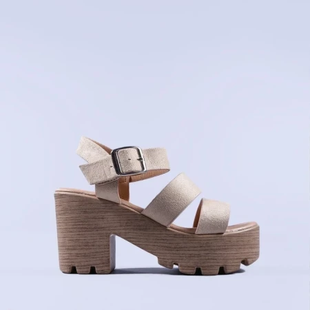 Дамски сандали Nicola бежови