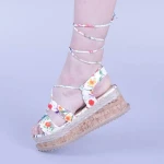 Дамски сандали Afina бели на цветя