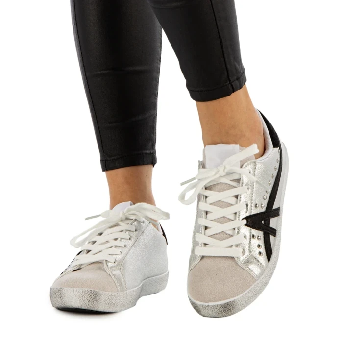 Дамски спортни обувки  Seran бели  с черно