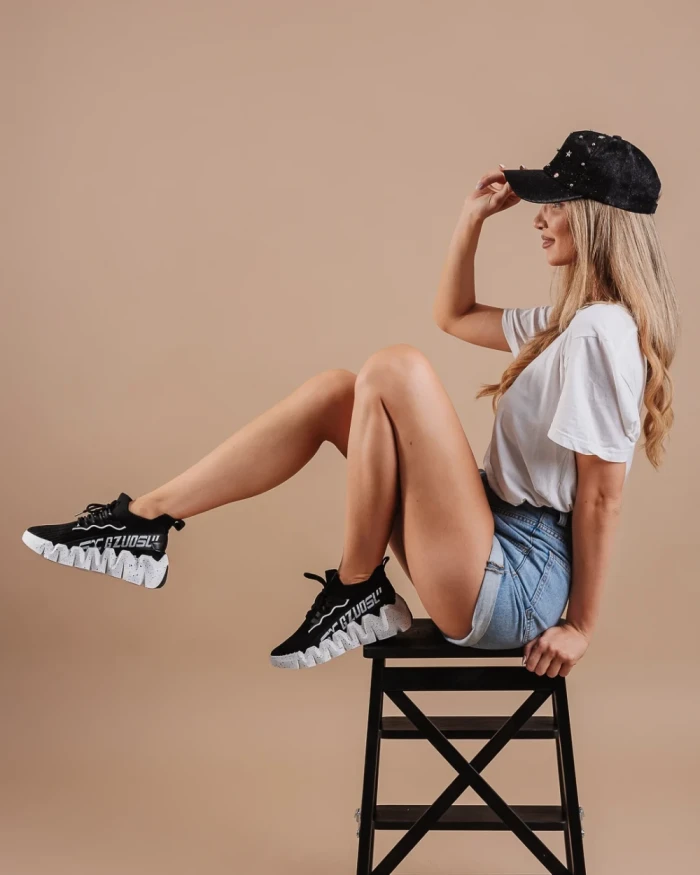 Дамски спортни обувки Britany черни с бяло