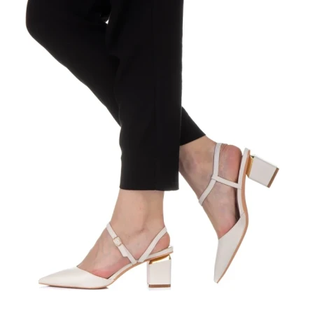 Дамски сандали Miracle бежови