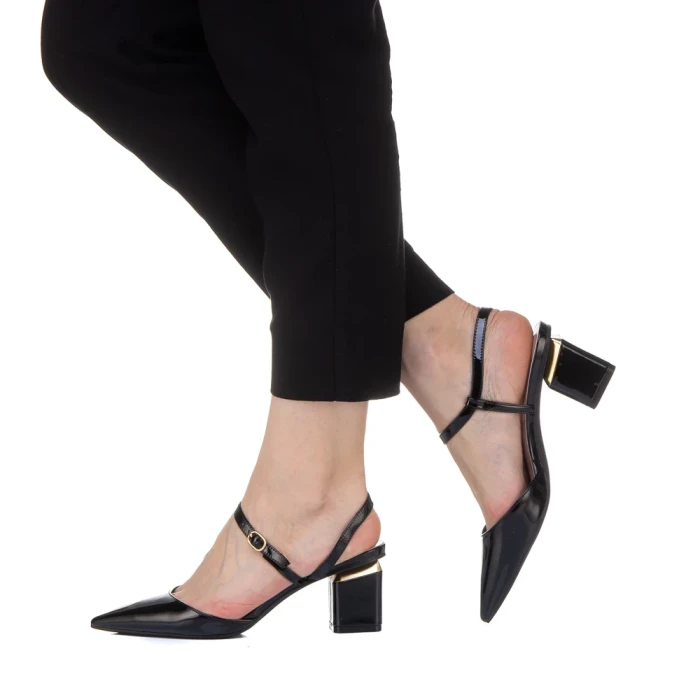 Дамски сандали Miracle черни