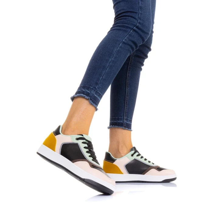 Дамски спортни обувки Aimee черни с камел