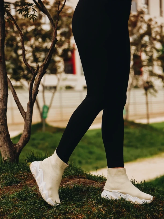 Дамски спортни обувки Sunya бежови