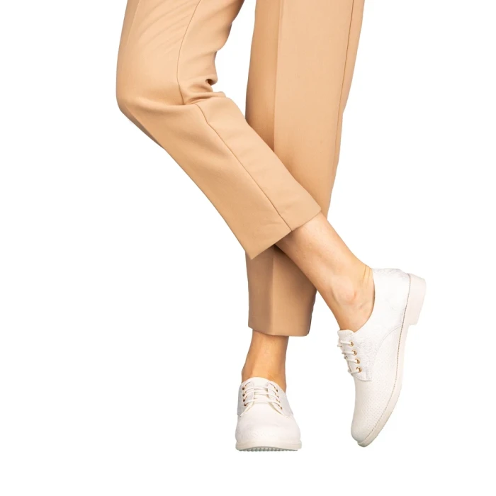 Дамски ежедневни обувки Eryca в бяло