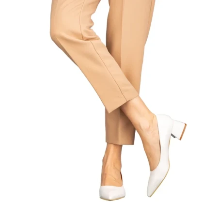 Дамски обувки Nadyna бели