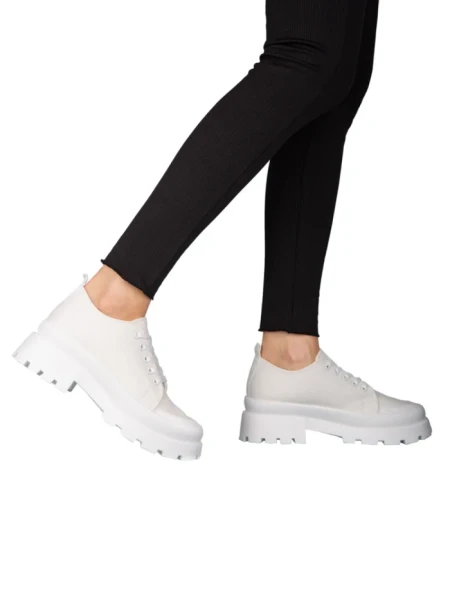 Дамски спортни обувки бели  от текстилен материал  Genie