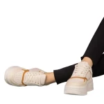 Дамски спортни обувки бежови  от еко кожа  Medar