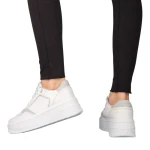 Дамски спортни обувки бели  от еко кожа  Medar