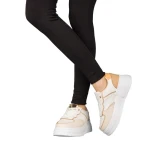 Дамски спортни обувки бежови  от еко кожа  Oрозови o