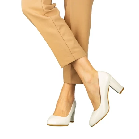 Дамски обувки с ток бели  от еко кожа  Crenta