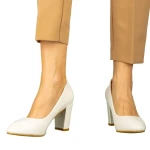 Дамски обувки с ток бели  от еко кожа  Crenta