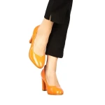 Дамски обувки с ток оранжеви  от еко кожа  Crenta