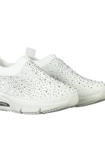 Детски спортни обувки бели  от текстилен материал  Iutaf