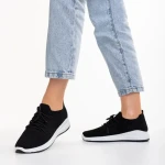 Дамски спортни обувки  черни с бялоот текстилен материал  Eryla