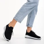 Дамски спортни обувки  черни с бялоот текстилен материал  Eryla