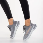 Дамски спортни обувки бели  от текстилен материал Olova