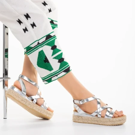 Дамски обувки сребристи  от еко кожа  Xiena