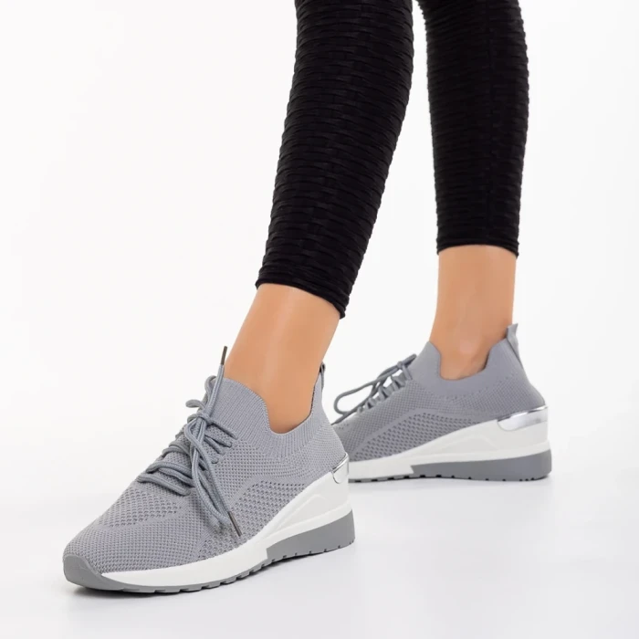 Дамски спортни обувки  сиви от текстилен материал  Riolla