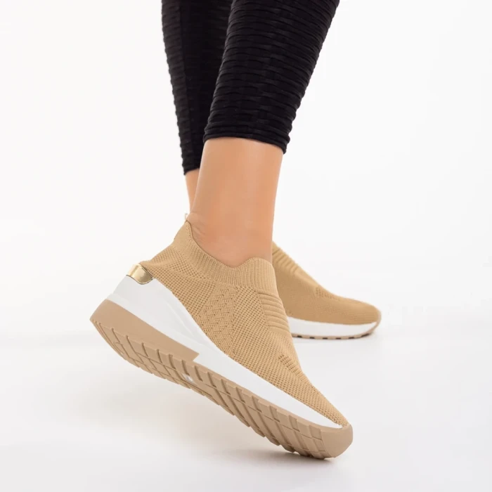 Дамски спортни обувки  каки  от текстилен материал  Misima