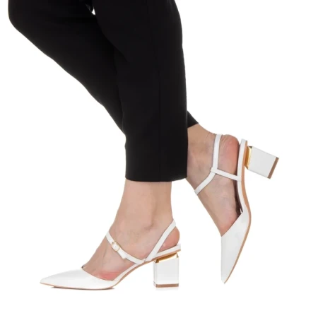 Дамски сандали  Miracle бели